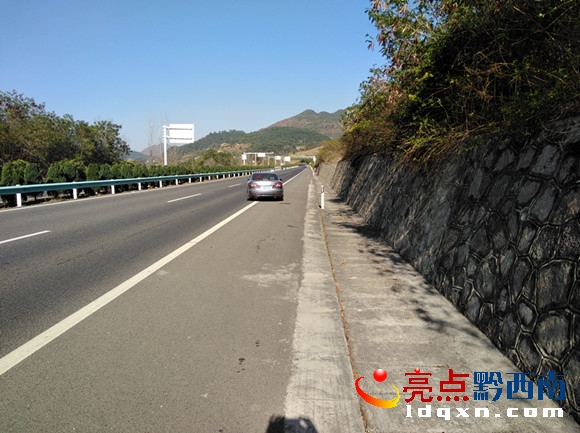 駛離現(xiàn)場.jpg