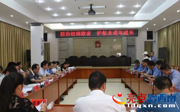 圖為座談會(huì)現(xiàn)場.png
